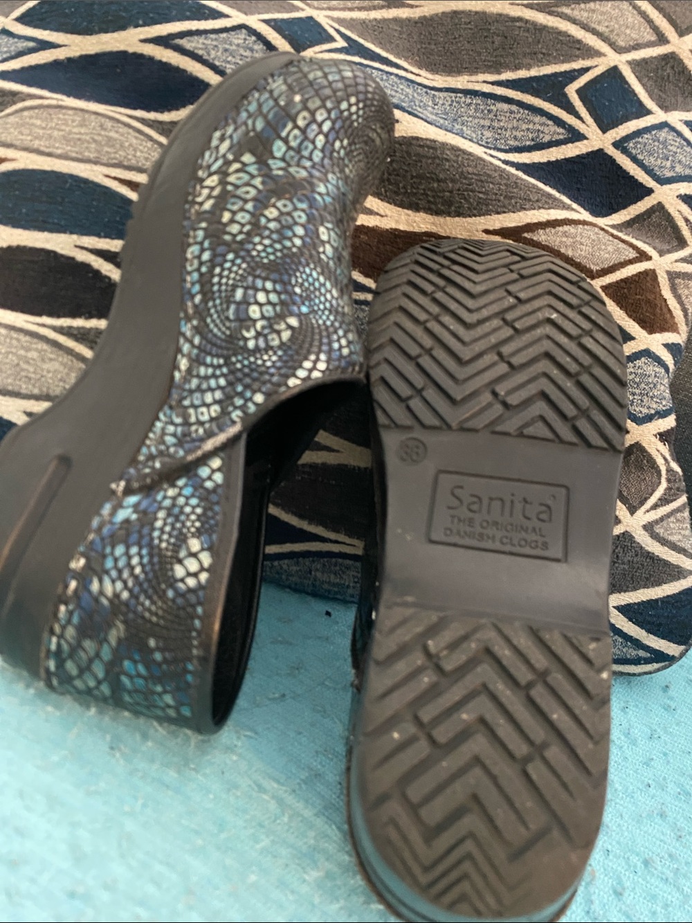 Blue Mosaic Pattern Clogs - Picture 2 of 7
